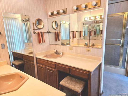 Bathroom, Dual Sink Vanities, Interior