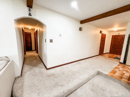 Empty room, Interior, Recessed Lighting, Wooden Beams
