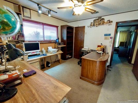 Home Office, Interior