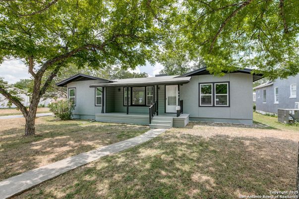 Backyard, Exterior, Facade, Ranch
