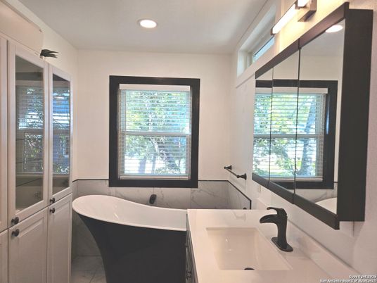Bathroom, Free Standing Baths, Interior, Recessed Lighting
