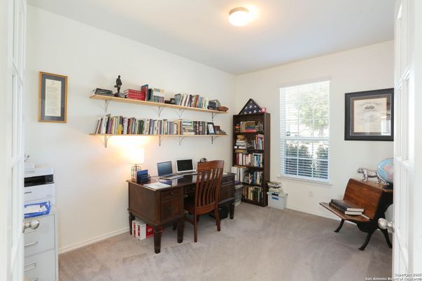 Home Office, Interior