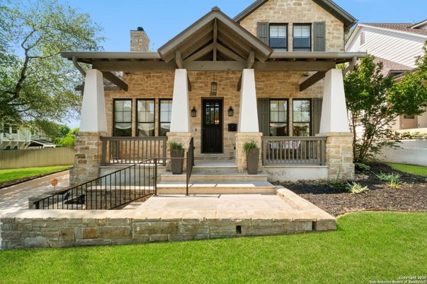 Exterior, Facade, Brick Facade, American Craftsman