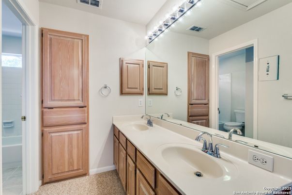 Bathroom, Dual Sink Vanities, Interior