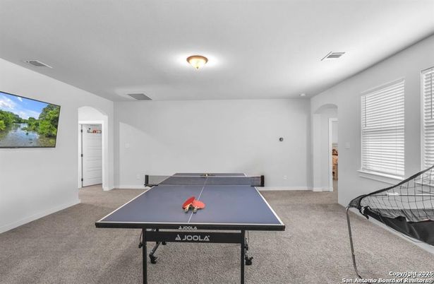 Game Room, Interior