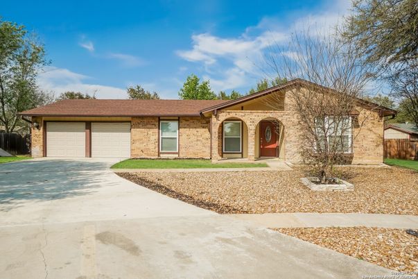 Attached, Exterior, Facade, Brick Facade, Ranch