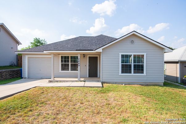 Attached, Exterior, Facade, Ranch