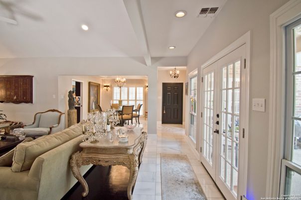 Chandelier, Dining room, Interior, Living room, Recessed Lighting