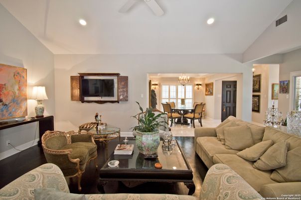 Chandelier, Dining room, Interior, Living room, Recessed Lighting