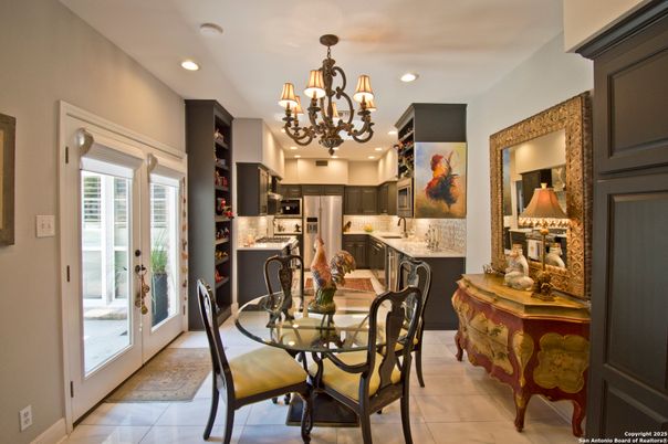 Chandelier, Dining room, Interior, Kitchen, Recessed Lighting, Stainless Steel Appliances