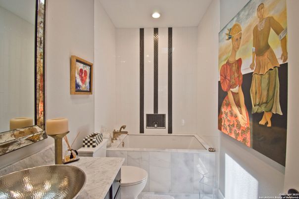 Bathroom, Interior, Recessed Lighting