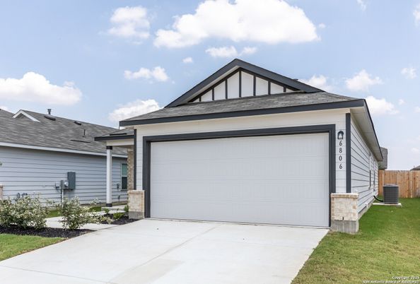 Attached, Exterior, Facade, Modern
