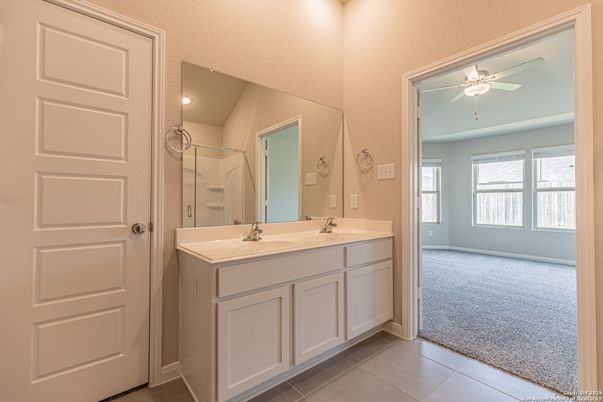 Bathroom, Dual Sink Vanities, Interior, Recessed Lighting