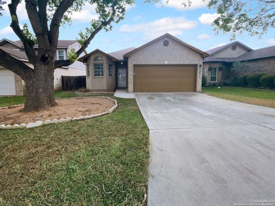 Attached, Exterior, Facade, Brick Facade, Ranch