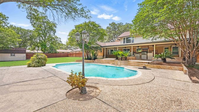 Exterior, Pool