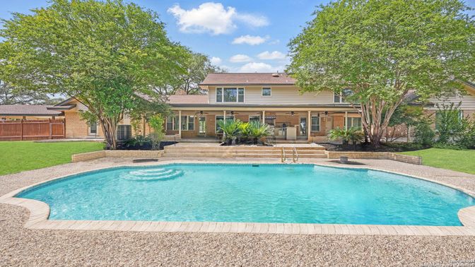 Exterior, Pool