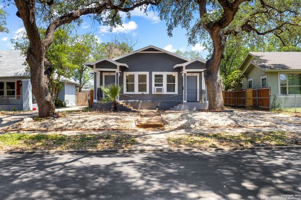 Exterior, Facade, American Craftsman