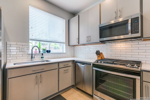 Interior, Kitchen, Stainless Steel Appliances