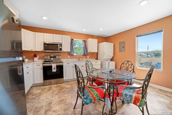 Dining room, Interior, Kitchen, Recessed Lighting, Stainless Steel Appliances