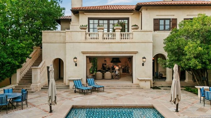 Exterior, Pool