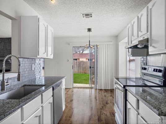 Interior, Kitchen, Pendant Lights, Wood Texture Flooring