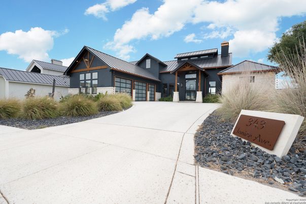 Attached, Exterior, Facade, Farmhouse