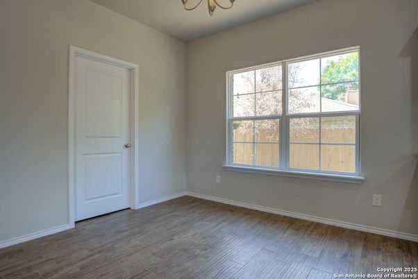 Chandelier, Empty room, Interior, Wood Texture Flooring