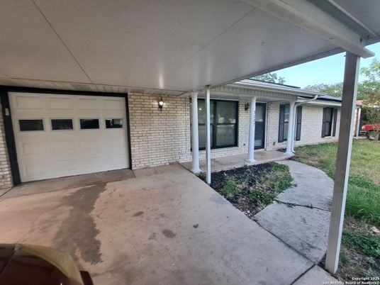 Detached Garage, Exterior