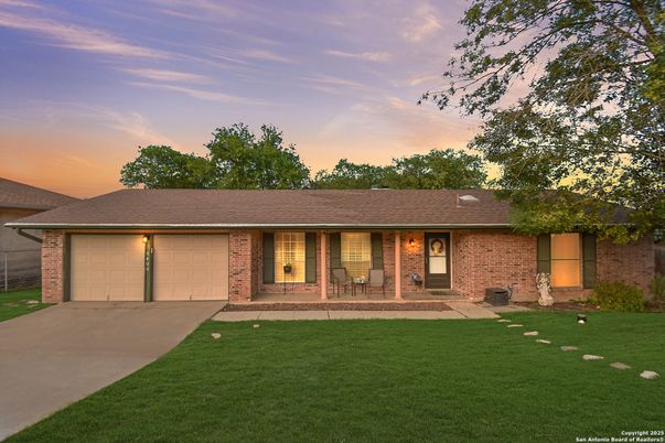 Attached, Backyard, Exterior, Facade, Brick Facade, Ranch