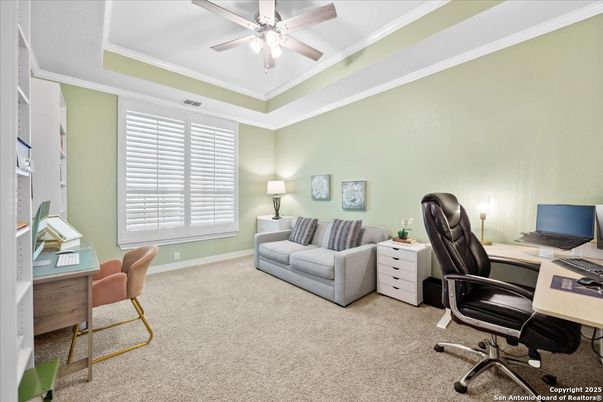 Home Office, Interior