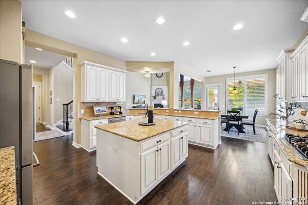 Dining room, Interior, Kitchen, Pendant Lights, Recessed Lighting, Wood Texture Flooring
