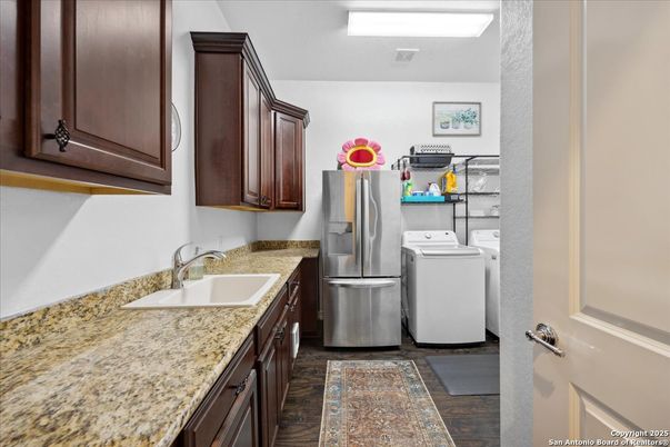 Interior, Washer, Wood Texture Flooring
