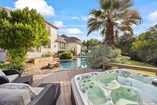 Exterior, Hot Tub, Pool