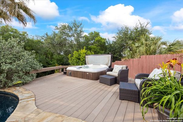Exterior, Hot Tub
