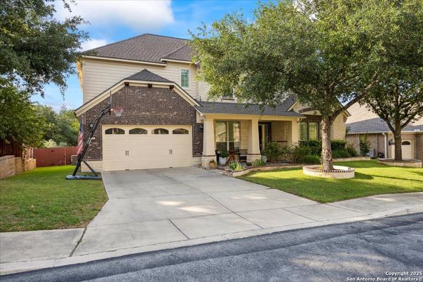 Attached, Exterior, Facade, Ranch