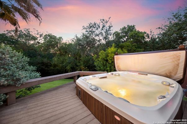 Exterior, Hot Tub