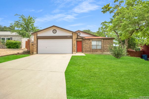 Attached, Exterior, Facade, Brick Facade, Ranch