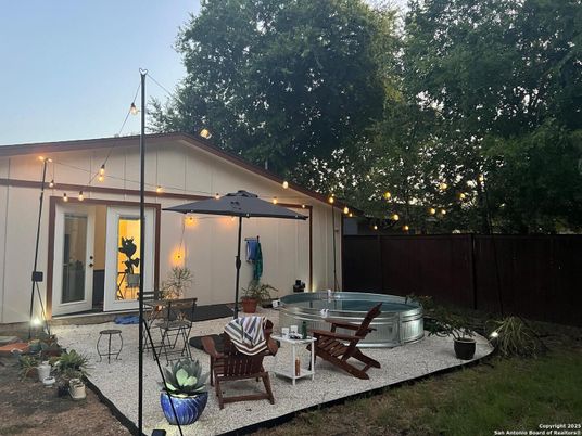 Exterior, Hot Tub