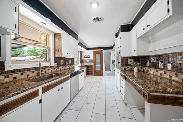 Interior, Kitchen, Marble, Pendant Lights, Recessed Lighting