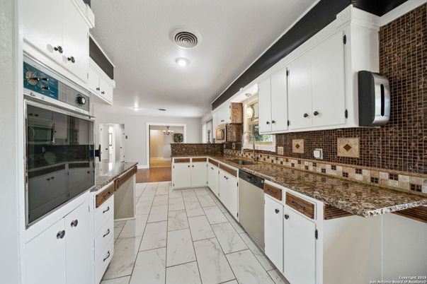 Interior, Kitchen, Marble, Recessed Lighting
