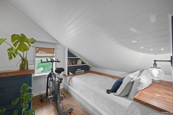 Bedroom, Fitness Equipment, Interior, Wood Texture Flooring