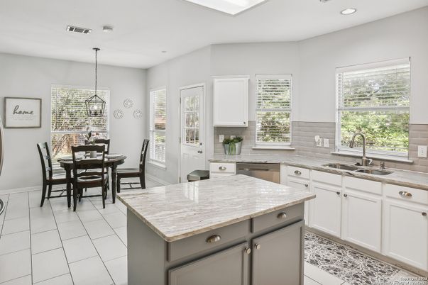 Dining room, Interior, Kitchen, Pendant Lights, Recessed Lighting
