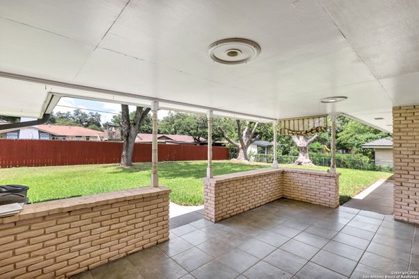 Backyard, Exterior
