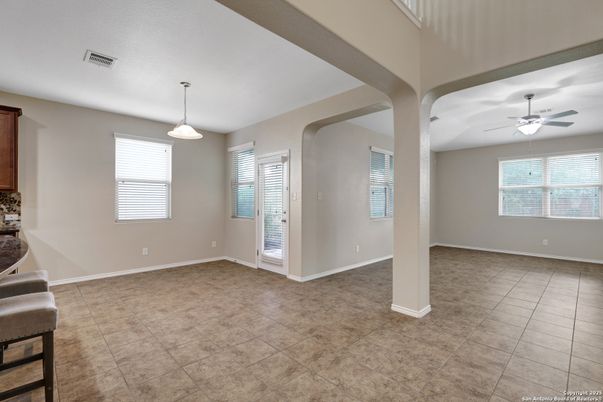 Empty room, Interior, Pendant Lights
