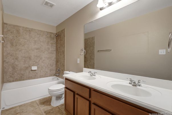 Bathroom, Dual Sink Vanities, Interior