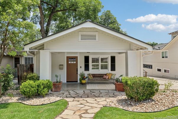 Exterior, Facade, American Craftsman