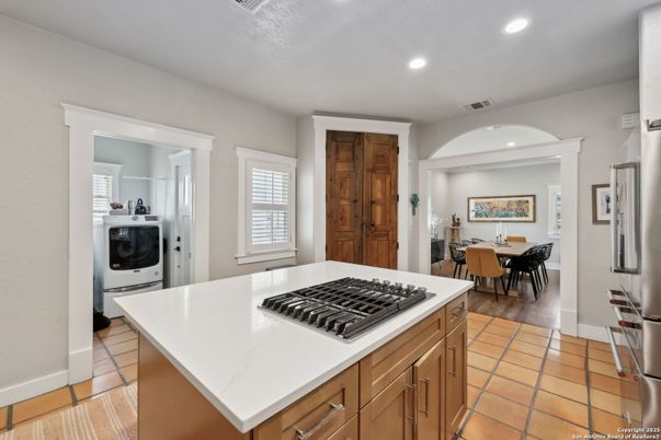 Dining room, Interior, Kitchen, Recessed Lighting, Washer