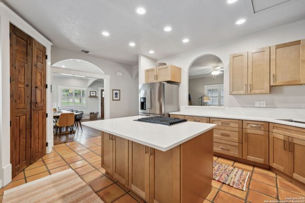 Dining room, Interior, Kitchen, Recessed Lighting, Stainless Steel Appliances