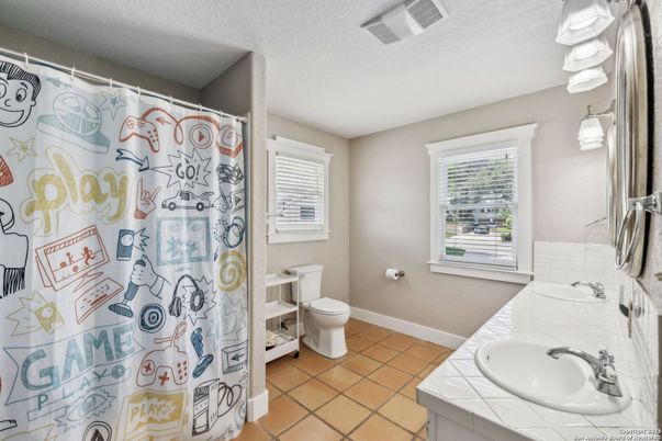 Bathroom, Interior, Tile Countertops
