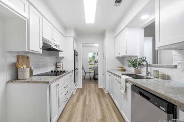 Dining room, Interior, Kitchen, Recessed Lighting, Wood Texture Flooring